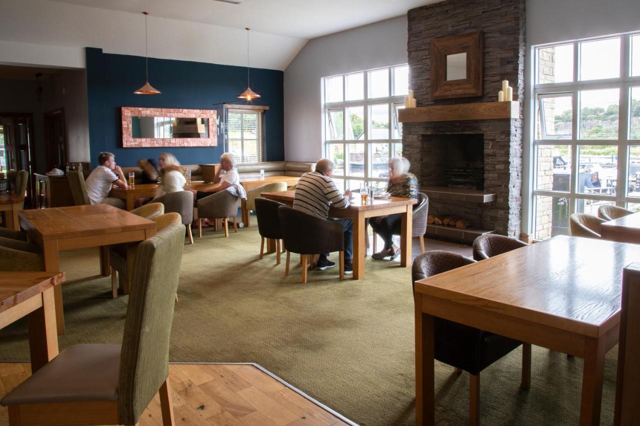 ホテル The Boat House Kilsyth エクステリア 写真
