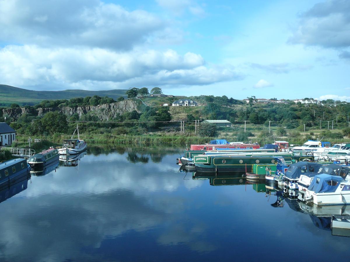 ホテル The Boat House Kilsyth エクステリア 写真