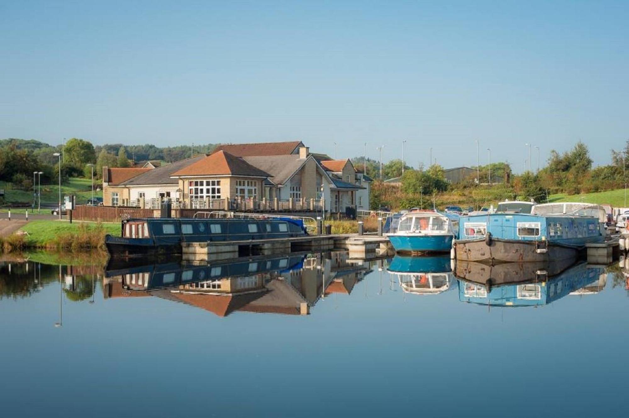 ホテル The Boat House Kilsyth エクステリア 写真